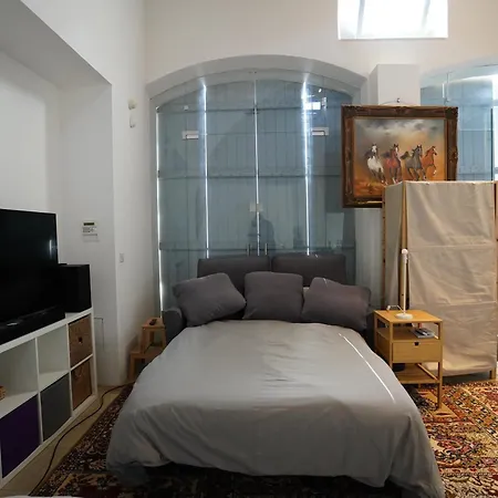 Large Kamara Nicosia