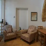 Large Kamara * ניקוסיה